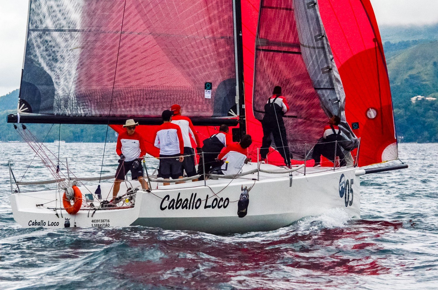 Classe C30 define temporada de vela oceânica em Ilhabela