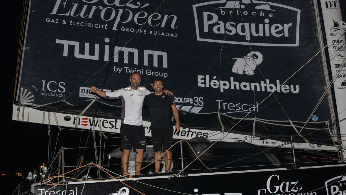 Ninguém dorme em Salvador (BA). Mais um chegando, agora o Newrest – Art et Fenêtres