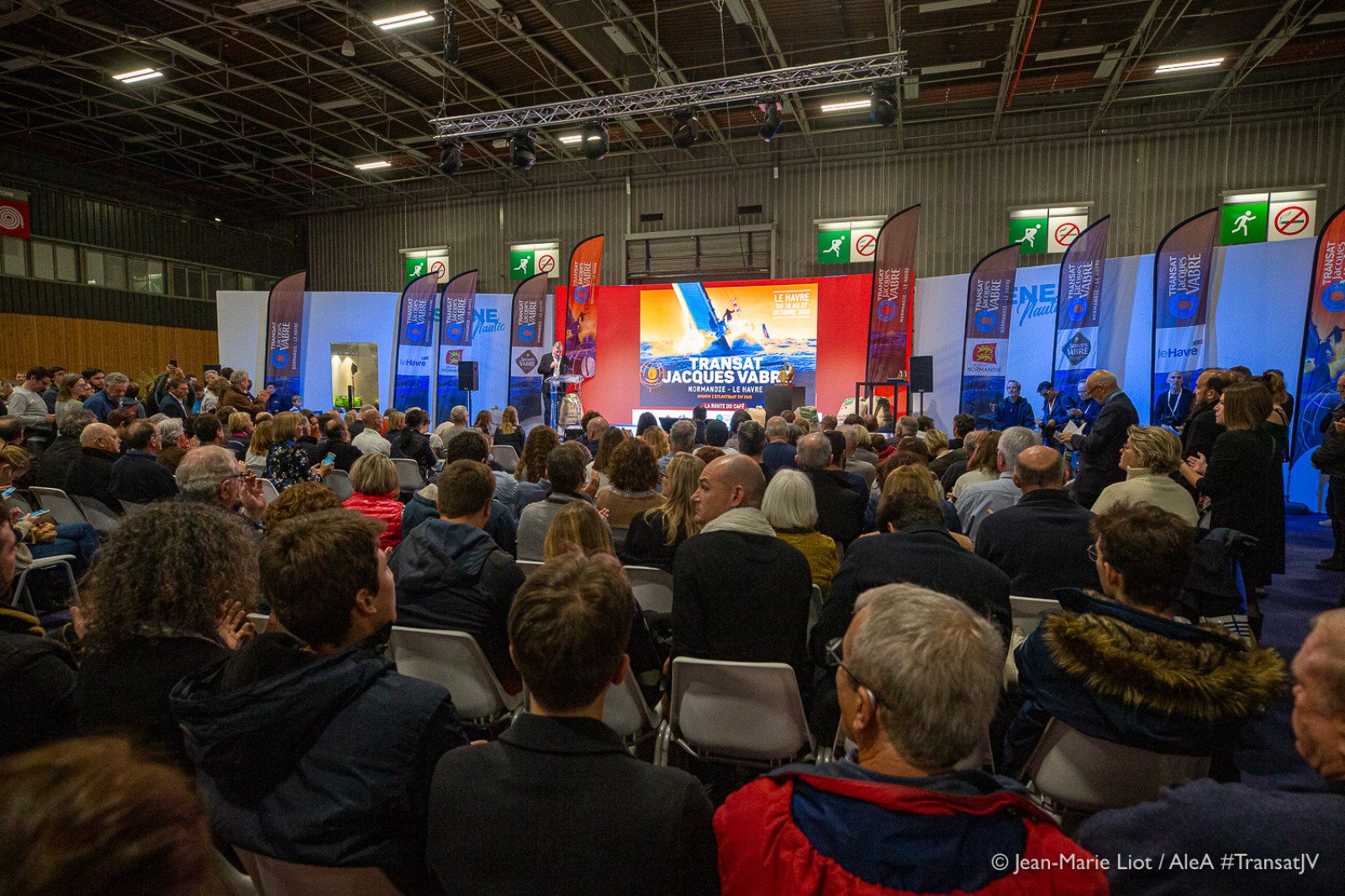 paris-france-december-7-winners-of-the-multi-50-r-1600-1200 (2)