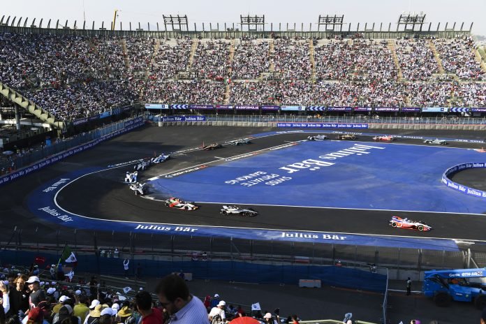 2-1017340329-LAT-20190216-SB1_1320-696x464 (1)