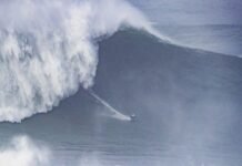 Maya Gabeira ganhou o prêmio cbdMD XXL Biggest Wave 2020 estabelecendo um novo recorde mundial para a maior onda já surfada por uma mulher