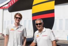 Batismo do Luna Rossa na Nova Zelândia com dois brasileiros na equipe:Horácio Carabelli e Nicolas Carabelli, seu filho.