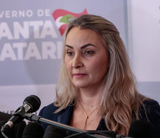 E agora Moisés: Governadora interina, Daniela Reinehr conclama união da sociedade catarinense