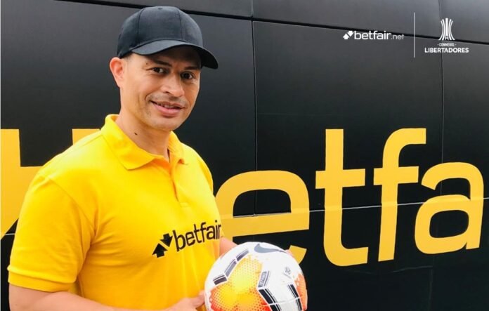 Alex & Betfair.net celebram a CONMEBOL Libertadores 2020. Foto: Betfair.net