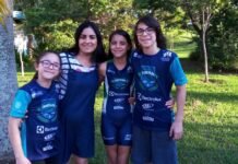 Mãe de três triatletas mirins é inspiração em Campinas (SP)