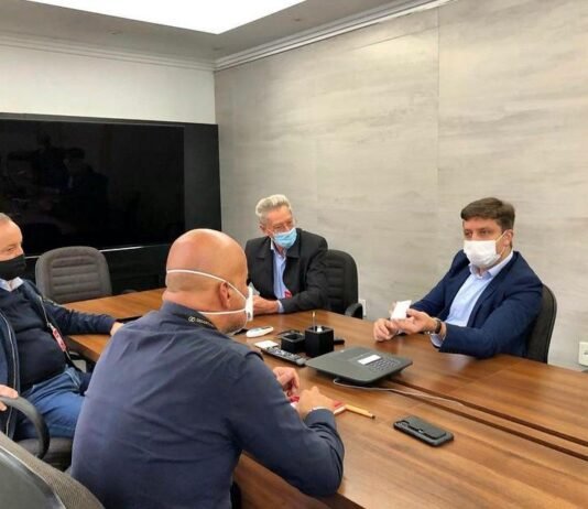 Prefeito Fabrício Oliveira apresenta Balneário Camboriú a empresários no sul do Estado