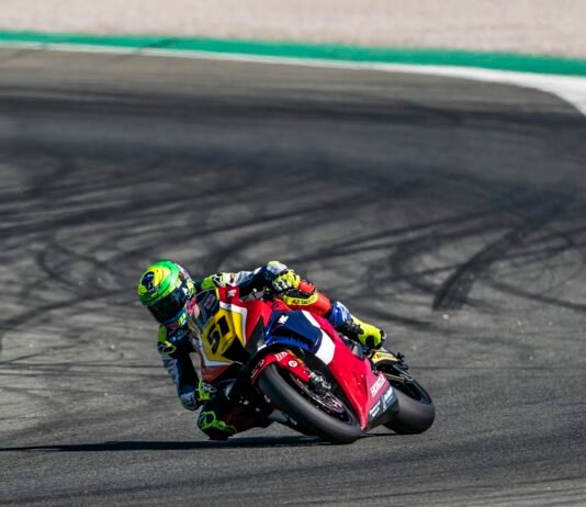 Brasileiro Eric Granado assume quarto lugar na classificação do Espanhol de Superbike