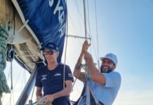 A convite de Kaiak, da Natura, Ítalo Ferreira embarcou no veleiro Kat da Família Schumann