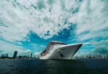 Navio MSC Splendida chega pela segunda vez a Balneário Camboriú