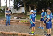 Curitiba tem projeto piloto de horta comunitária para triatletas mirins