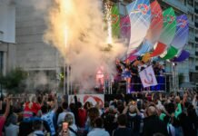 Velejadores da Vendée Globe fazem desfile nas ruas de Les Sables d’Olonne