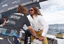 Jason Momoa, o Aquaman, veleja a bordo de um VO65 em Lisboa