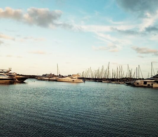 NA PARADA SUL AMERICANA DA THE OCEAN RACE : MARINA ITAJAI É APROVADA COM A BANDEIRA AZUL PARA A TEMPORADA 2022/2023.