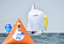 Barco do YCSA lidera Mundial Junior de Lightning nos EUA