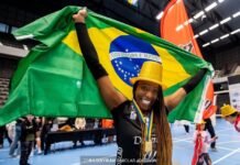 Elis Bento comemora vida nova na Espanha