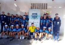 Triatletas mirins de Maracanaú participam de desfile da Semana da Pátria