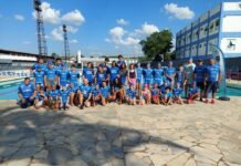 Crianças melhoram nos estudos com a Escolinha de Natação Formando Campeões
