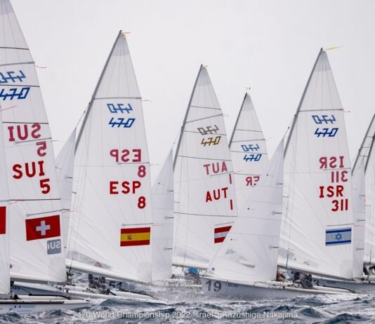 Mundial de 470 em Israel entra na reta final com brasileiros perto do top 10