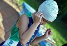 Triatletas mirins de Campinas aprendem sobre autocuidado em ação do Outubro Rosa