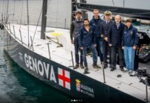Duas bandeiras italianas e austríacas – Austrian Ocean Racing Team Genova um barco oficial da parada final da The Ocean Race