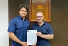 Depois de uma manhã de sexta feira agitada em Itajai- Volnei Morastoni renova contrato com a APM Terminals