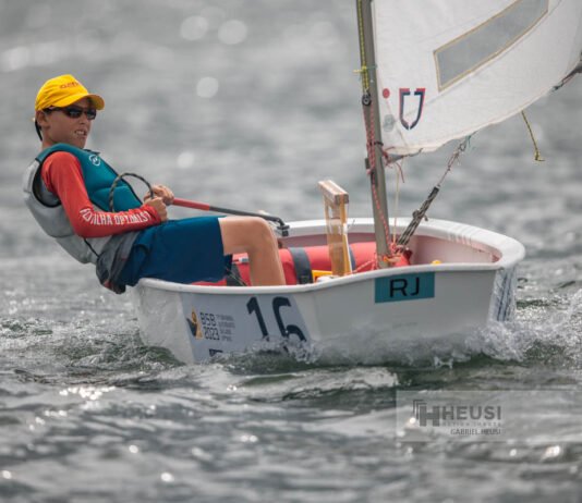Garoto do Clube Naval Charitas conquista a Copa Brasil de Optimist de Estreantes