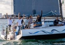 Barcos da Globe 40 fazem desfile em Recife(PE)