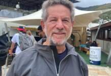 Vela do Amanhã – momento em que experientes velejadores levam crianças a ter sua experiência a bordo de um barco,