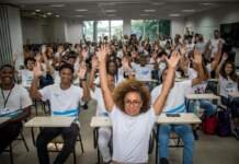 Depois de lançar documentário, Aretha Duarte inicia projeto com com palestras socioeducativas