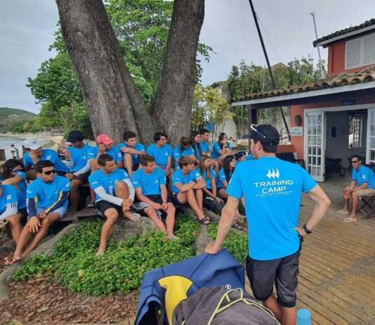 Vela jovem brasileira faz training camp em Búzios (RJ) antes do Mundial