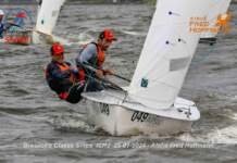 Velejadores da Bahia garantem top 10 no Brasileiro de Snipe 2023