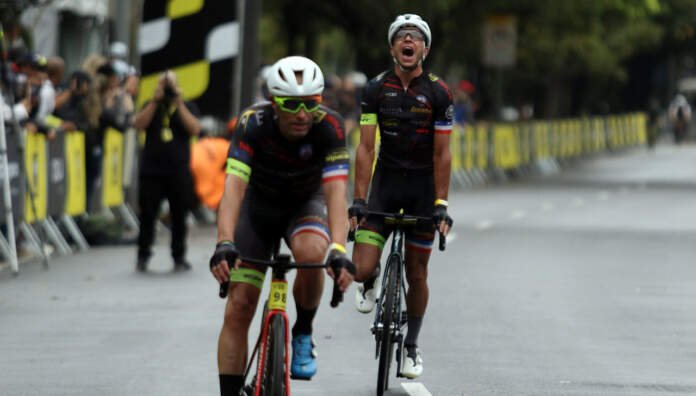 439896_1113888_tour08