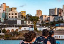 Canoagem na Baía de Todos os Santos ganha destaque como esporte aquático para o verão TAU ANDRADE_KAIAULUVAA