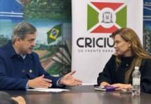 📝 Notinha do Adilson Pacheco Deputada Paulinha em Criciúma dá posse à Executiva do Podemos e visita o prefeito Vaguinho Assessoria Dep. Paulinha