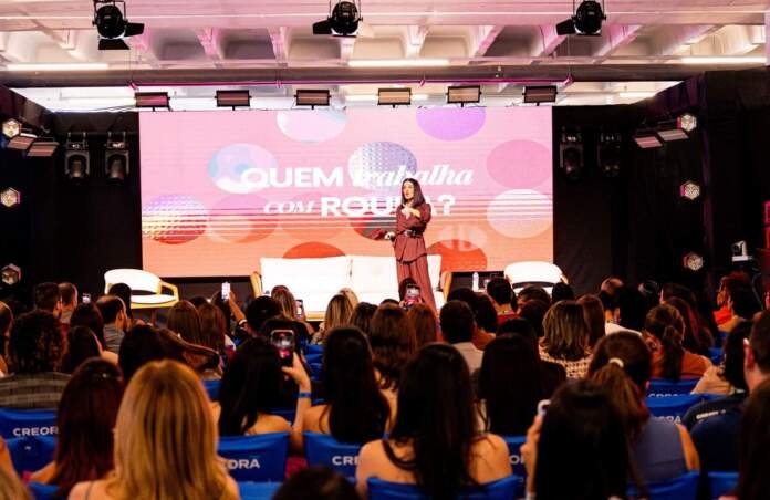 Joy Alano no palco do ONDM Caruaru, em Pernambuco