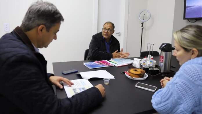 PrefeitoVaguinho - Anequeselen e Adilson Pacheco