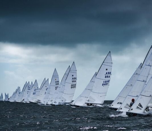 Competição histórica em Miami marca desempenho brasileiro e vitória em regata no Guarujá