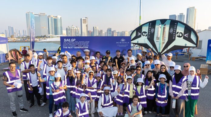 Martine Grael participando de ação do SailGP |Créditos: SailGP