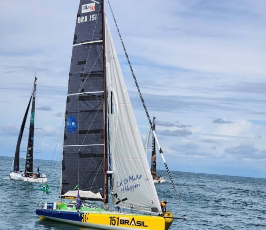 Barco Brasil parte de Recife (PE) para decidir título da Globe40 na volta à França