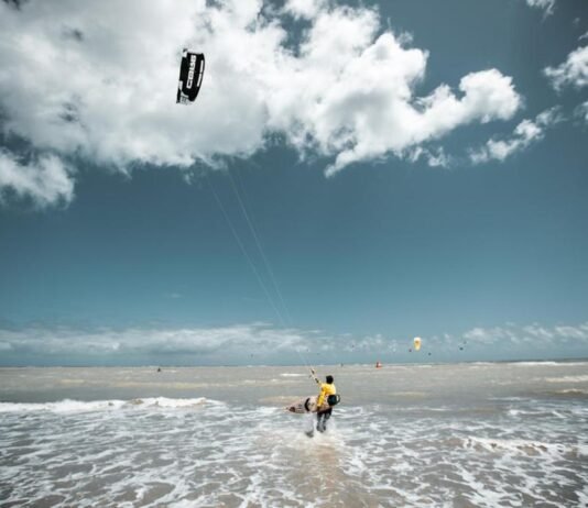 Roteiro inédito de belezas e desafio no Sertões Kitesurf 2026 São Miguel do Gostoso volta a receber o Sertões Kitesurf após cinco anos (Thiago Diz/Sertões)