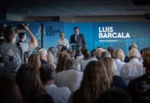 The Ocean Race 2027 – prefeito de Alicante, Luis Barcala aponta que a regata gera na cidade 1,65 milhão de visitantes, oito mil empregos criados, um impacto direto de €467 milhões no PIB © Amalia Infante / The Ocean Race