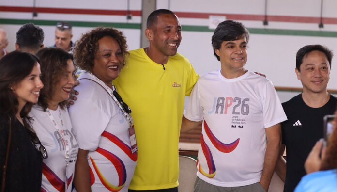 Escadinha com a diretoria da CAASP