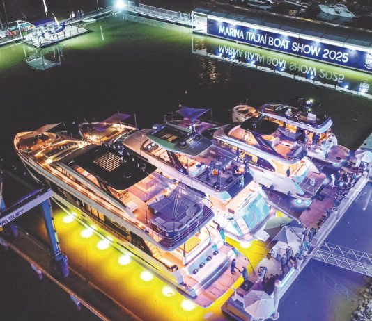 Marina Itajaí Boat Show| Barco operado a hidrogênio e telão para assistir aos jogos da Copa