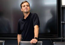 Focado em renovação e futebol ofensivo, Bayer Leverkusen aposta em Carles Martínez Novell