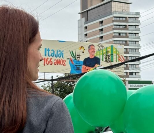 Garden Café celebra os 166 anos de Itajaí com Ação especial com fixação de balões pela cidade