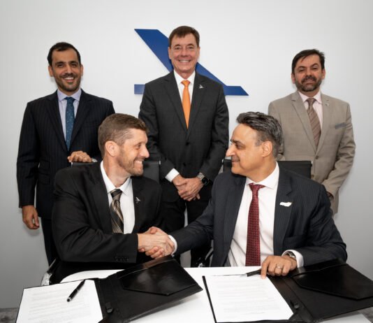 Embraer e Mubadala assinam acordo para fortalecer a posição dos EAU no setor aeroespacial global e a presença da Embraer no país e na região