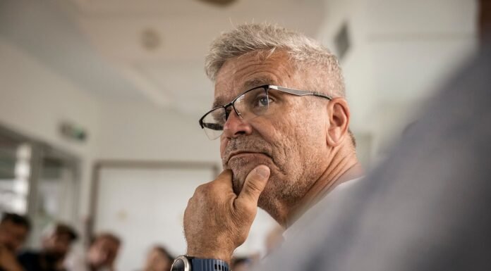 Médico e velejador José Guilherme Caldas Cada minuto conta: da neurocirurgia à vela oceânica