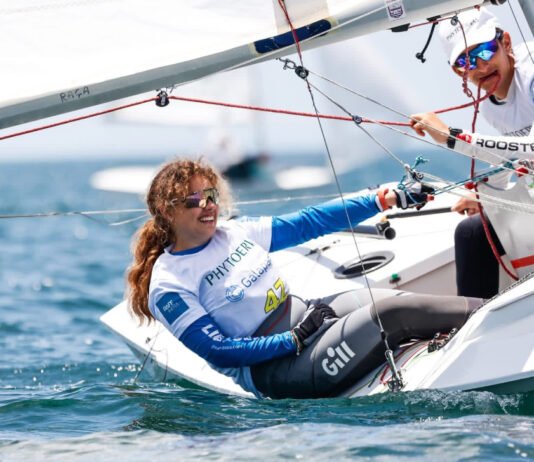Mundial de Snipe reúne 88 duplas em Mahón, onde Luca Bruggioni representa a Vela Jovem