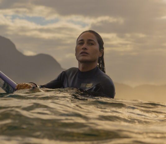 MICHELLE DES BOUILLONS VENCE CATEGORIA MAIOR ONDA FEMININA DO BIG WAVE CHALLENGE Diego Batista para a Prosh