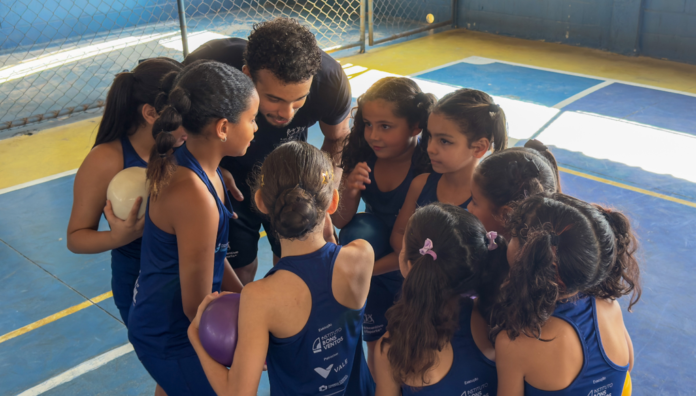 Núcleo de Itaguaí do Giro por Ginásticas participa da campanha Lacre solidário